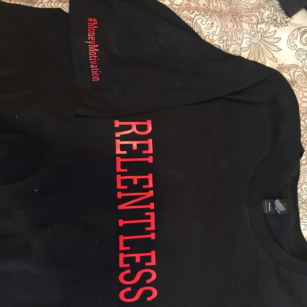 T-SHIRT